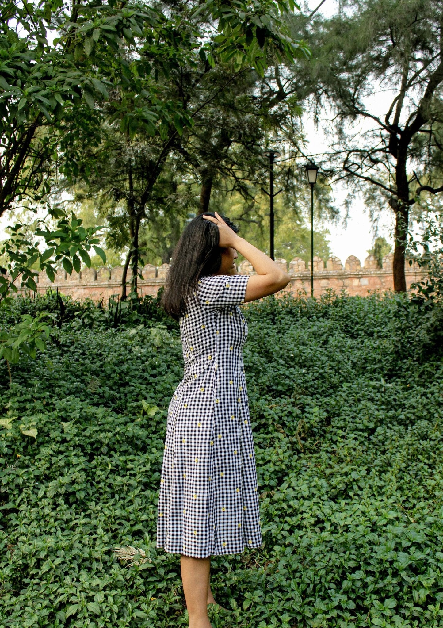 Vanya Midi Dress in gingham – timeless and comfortable silhouette